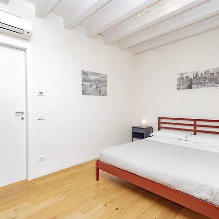 Apartment Class 38 *