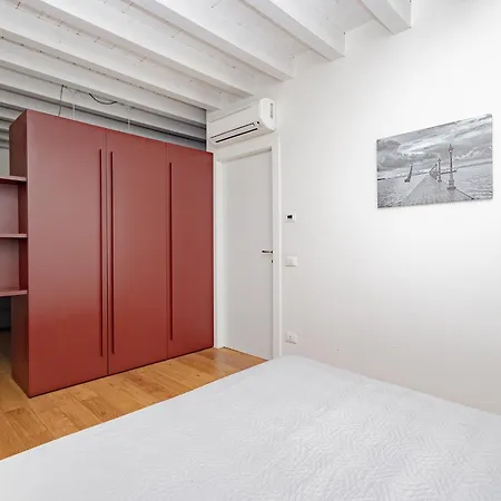 Class 38 Apartment *