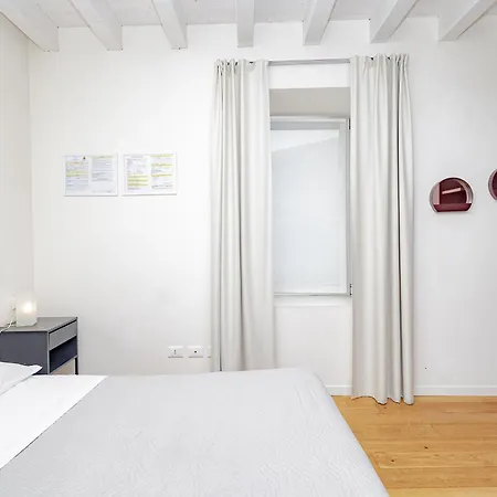 Class 38 Apartment *
